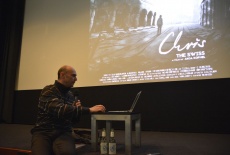 13. Markus Krohn stellte seine Arbeit als Sounddesigner an dem Film Chris the Swiss vor, der u.a. mit dem Schweizer Filmpreis als bester Dokumentarfilm ausgezeichnet wurde